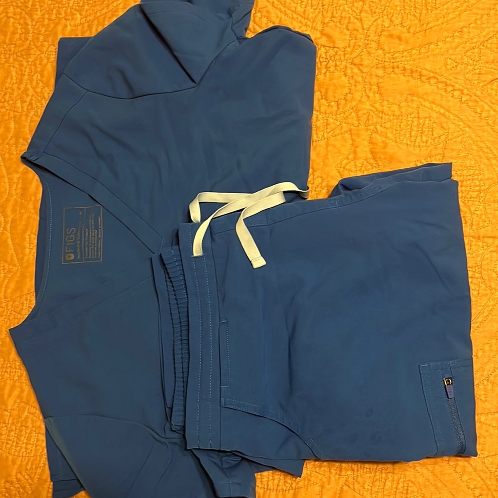 Figs scrubs